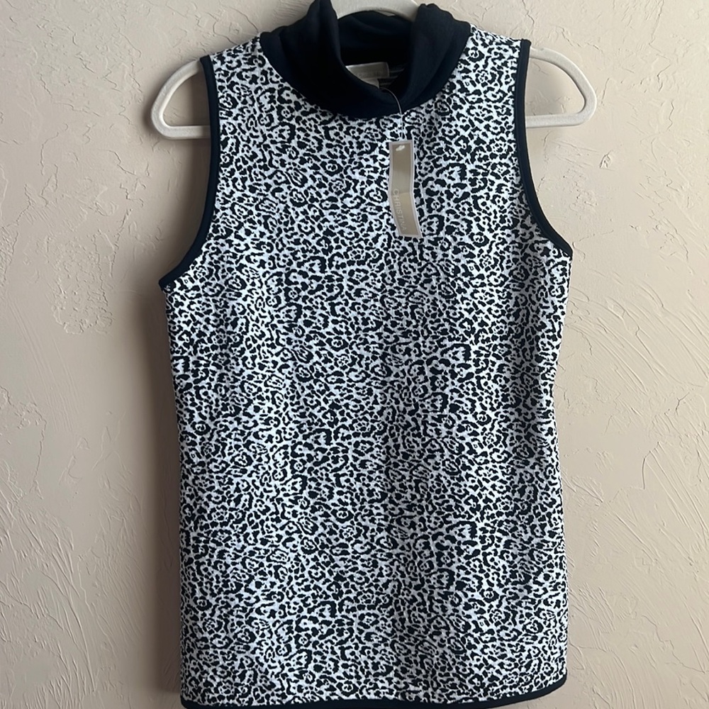 New Turtleneck Sleeveless sweater